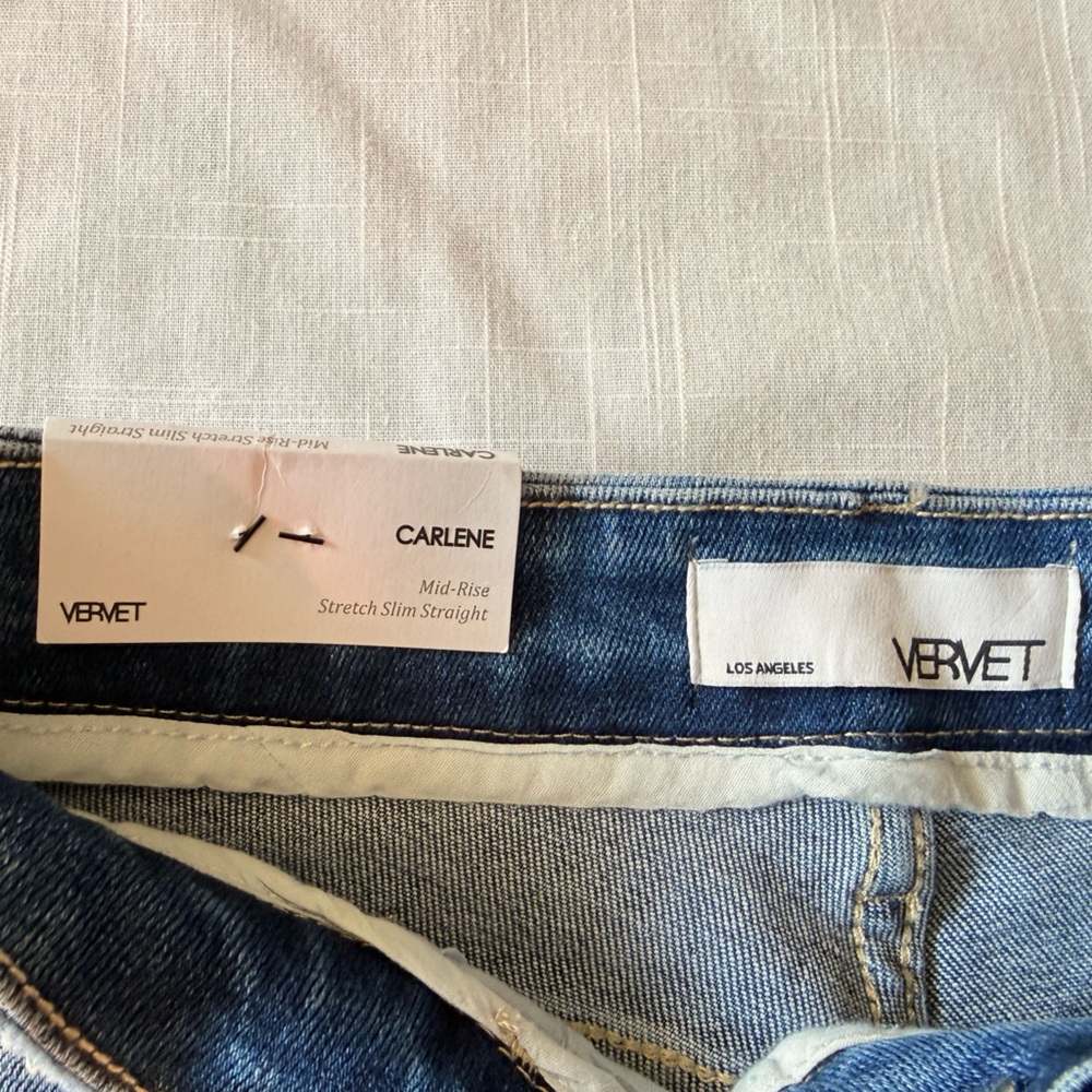 NWT CARLENE MID RISE CROP SLIM STRAIGHT STRETCH JEANS
VERVET size26 - Picture 5 of 13